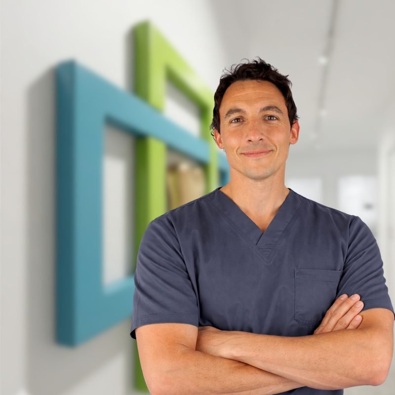 Dr. Ian Raby, odontólogo de Clínica Dental Melipilla